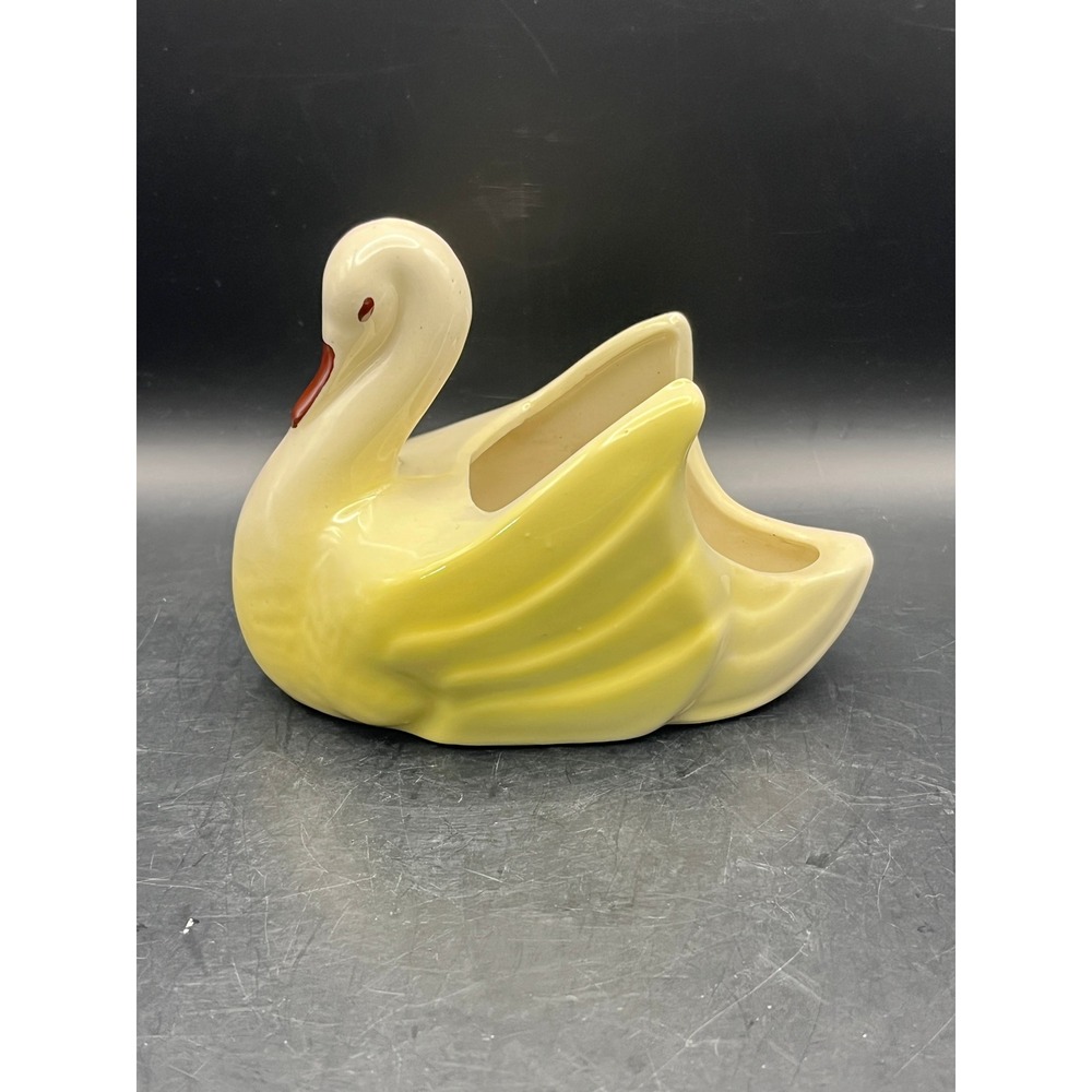 Vtg Shawnee Ceramic Swan Planter Pale Yellow Figurine Decor‎ 5" x 4"